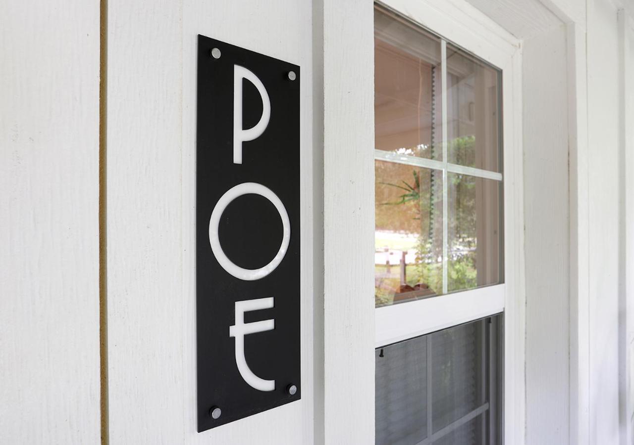 The Poe - Stylish Studio In Downtown ハイ・スプリングス エクステリア 写真